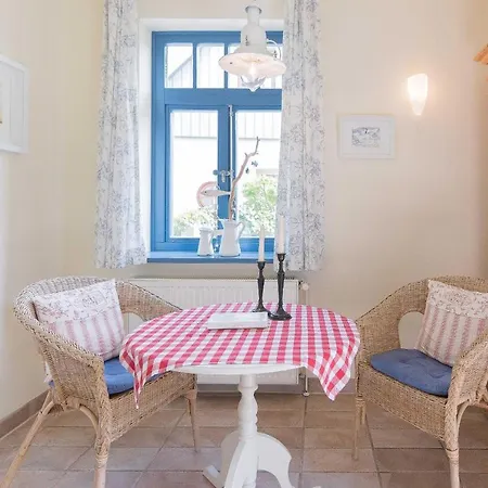 Ferienhaussiedlung Strandperlen Weidenhof 7b * Wustrow